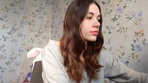 Snapshot of scarlet1flowers chatting on November 2, 9:22 am Kira online show from November 2, 9:22 am