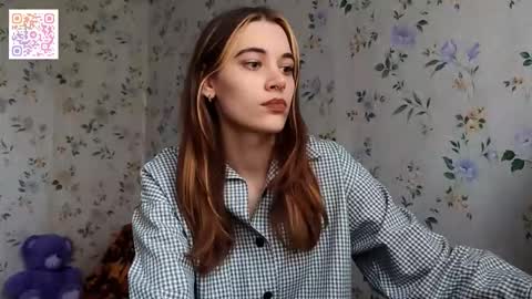 Snapshot of scarlet1flowers chatting on November 16, 12:33 pm Kira online show from November 16, 12:33 pm