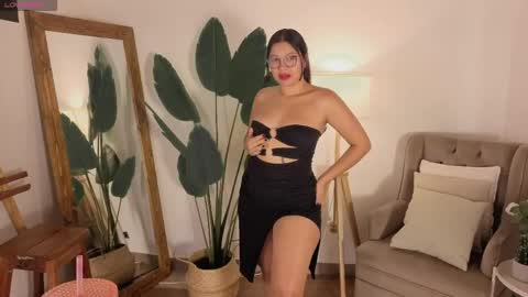 Snapshot of scarlet__15_ chatting on April 13, 12:21 pm Scarlet online show from April 13, 12:21 pm