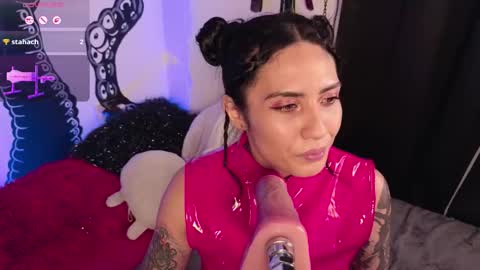 Snapshot of scarlet__perverted chatting on November 16, 7:25 am Explicit Content online show from November 16, 7:25 am