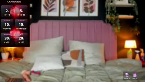Claudia  online show from June 15, 8:00 pm