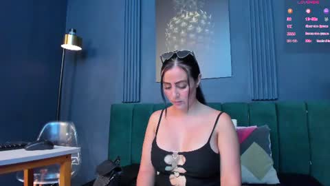 Snapshot of scarlet_edwars chatting on July 10, 6:54 pm Scarlet Edwars online show from July 10, 6:54 pm