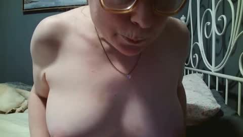 Snapshot of scarlet_envyy chatting on September 14, 9:58 pm scarlet_envyy online show from September 14, 9:58 pm