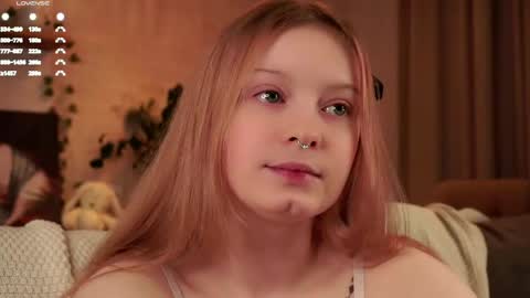 scarlet_fever10 online show from May 3, 4:24 pm