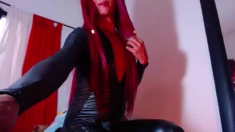 Snapshot of scarlet_goddes chatting on October 4, 12:03 pm As me online show from October 4, 12:03 pm
