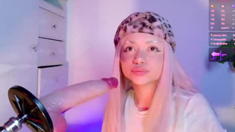 scarlet_gold online show from March 13, 1:56 am