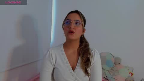 Snapshot of scarlet_rose__ chatting on October 23, 8:07 pm Scarlet online show from October 23, 8:07 pm