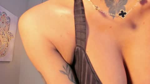 scarlet_vixen_ online show from April 29, 12:31 pm