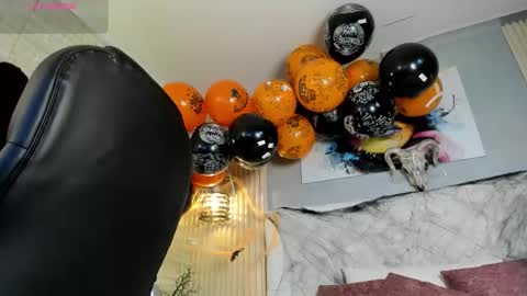 Scarlet online show from October 25, 3:40 pm