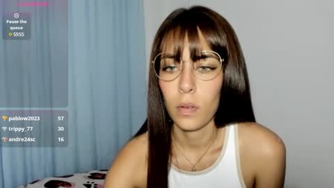 Snapshot of scarletbrow chatting on December 10, 8:51 am scarlet online show from December 10, 8:51 am