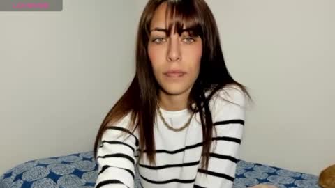 Snapshot of scarletbrow chatting on December 18, 6:43 am scarlet online show from December 18, 6:43 am