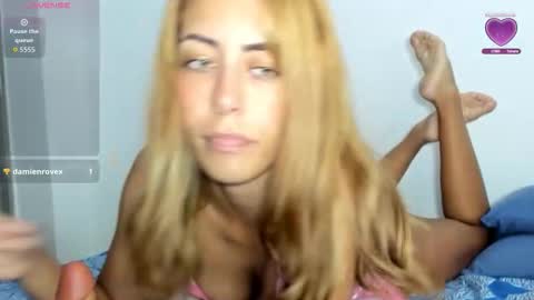 Snapshot of scarletbrow chatting on December 1, 6:18 am scarlet online show from December 1, 6:18 am