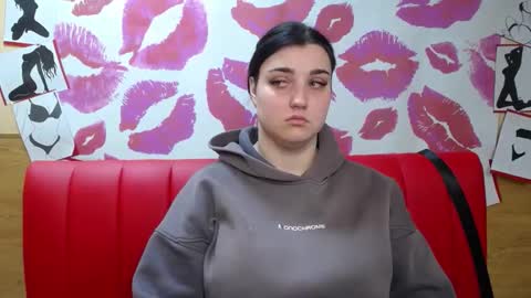 Snapshot of scarletcargo chatting on November 18, 6:07 am ScarletCargo online show from November 18, 6:07 am