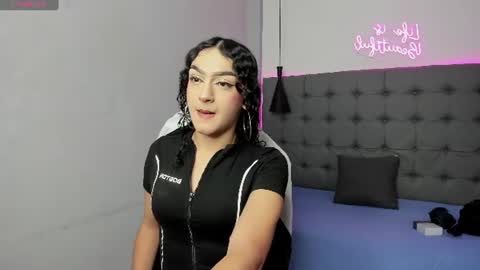Snapshot of scarletcherry18 chatting on June 21, 4:48 am scarlet online show from June 21, 4:48 am