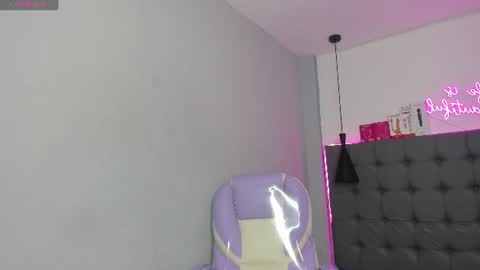 Snapshot of scarletcherry18 chatting on July 29, 4:54 am scarlet online show from July 29, 4:54 am