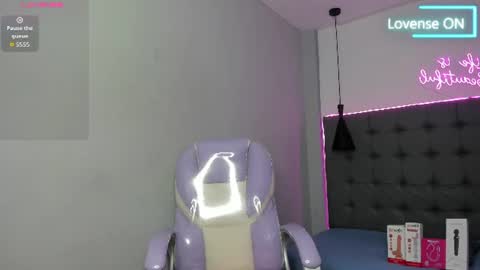 Snapshot of scarletcherry18 chatting on July 31, 4:12 am scarlet online show from July 31, 4:12 am