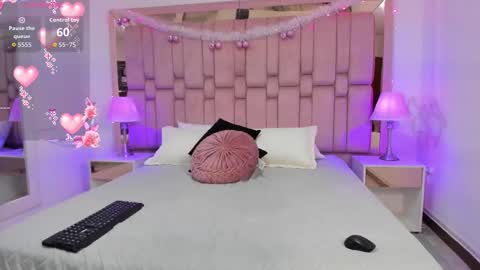 Snapshot of scarletgodd chatting on December 14, 3:28 pm Scarlet online show from December 14, 3:28 pm