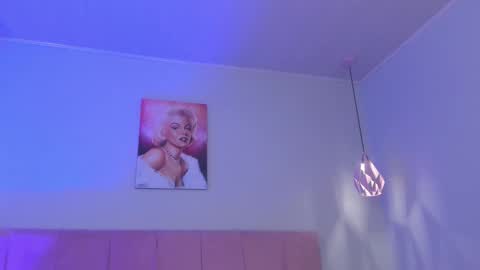 Scarlet  online show from March 11, 5:35 am