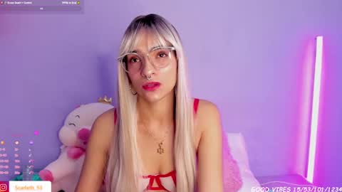 Snapshot of scarleth_red_ chatting on January 25, 11:34 am I am Scarleth Check mi profile online show from January 25, 11:34 am