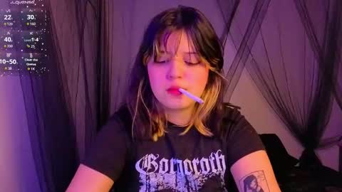 Snapshot of scarleth_shadow chatting on October 30, 1:40 am SCARLETH online show from October 30, 1:40 am