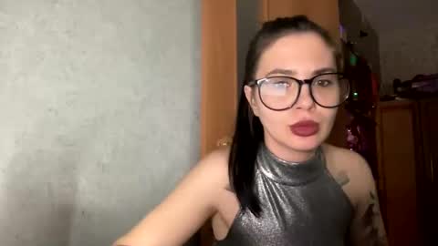 Snapshot of scarletpetal chatting on January 26, 10:34 am scarletpetal online show from January 26, 10:34 am