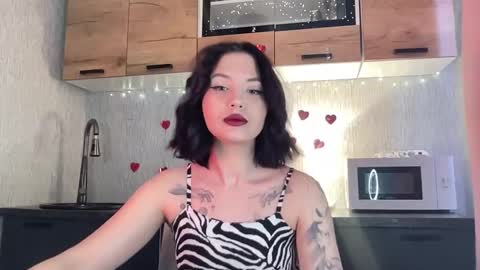 scarletpetal online show from February 25, 8:46 am