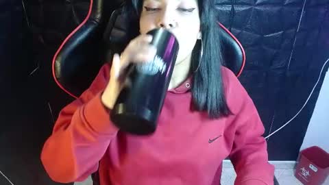 Snapshot of scarletqueen_bj chatting on June 23, 2:59 pm scarletqueen_bj online show from June 23, 2:59 pm