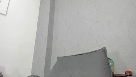 Snapshot of scarlett646 chatting on December 15, 3:11 am Scarlett 3 online show from December 15, 3:11 am