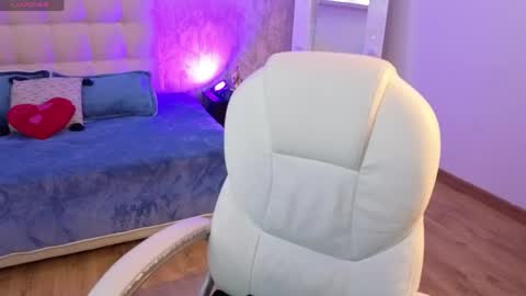 Snapshot of scarlett_079 chatting on June 1, 11:34 am Scarlett online show from June 1, 11:34 am