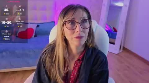 Snapshot of scarlett_079 chatting on June 18, 11:47 am Scarlett online show from June 18, 11:47 am