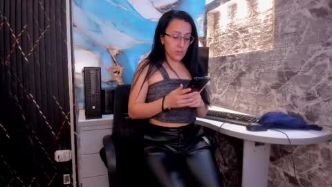 Snapshot of scarlett__14 chatting on January 14, 3:01 am scarlett__14 online show from January 14, 3:01 am