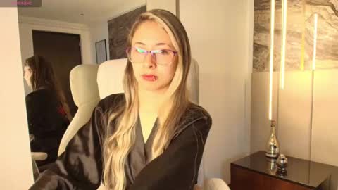 Scarlett  online show from March 20, 11:59 am