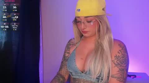 Snapshot of scarlett_collins_ chatting on June 13, 3:32 pm SCARLETT COLLINS online show from June 13, 3:32 pm