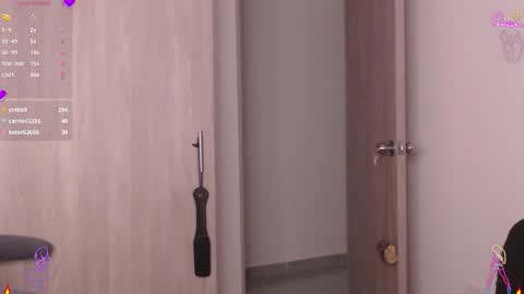 Scarlett Thumb up please help me 100 its important online show from February 11, 1:54 am