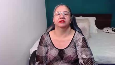 Snapshot of scarlett_duboi1 chatting on November 11, 1:27 am Scarlett online show from November 11, 1:27 am