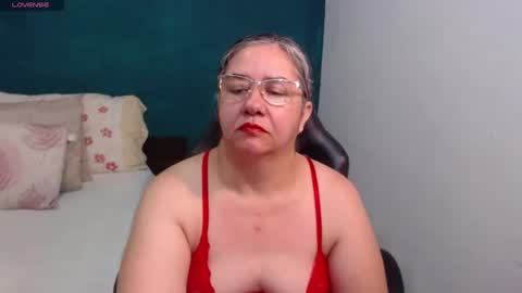 Scarlett  online show from May 3, 1:00 am