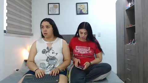 Scarlett and Jazmin online show from April 23, 11:20 am