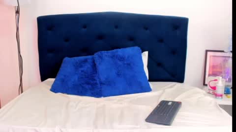 scarlett_glows2 online show from April 25, 1:36 pm