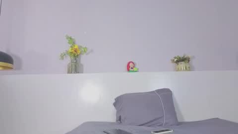 Snapshot of scarlett_grey_1 chatting on December 5, 1:03 am Scarlett online show from December 5, 1:03 am