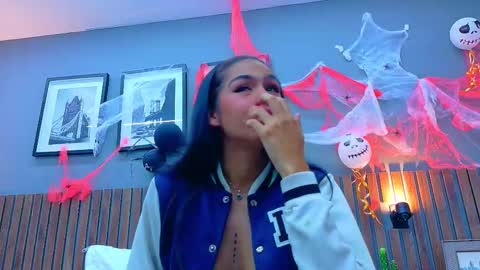 Snapshot of scarlett_johansons chatting on November 5, 8:53 pm scarlett johansons online show from November 5, 8:53 pm