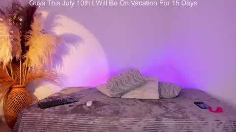 Snapshot of scarlett_keitt chatting on July 7, 11:36 am scarlet online show from July 7, 11:36 am