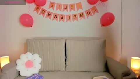 Snapshot of scarlett_lewis2 chatting on July 12, 5:42 am SweetScarlett online show from July 12, 5:42 am