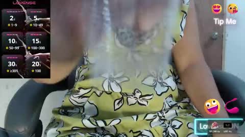 Snapshot of scarlett_liz chatting on November 7, 2:06 pm Scarlett online show from November 7, 2:06 pm