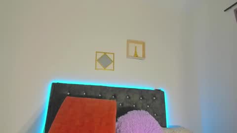 Snapshot of scarlett_monn chatting on September 22, 3:19 am Scarlett online show from September 22, 3:19 am