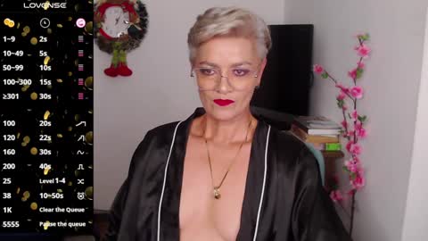 Snapshot of scarlett_paris chatting on January 4, 11:59 pm Scarlett online show from January 4, 11:59 pm