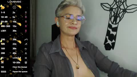 Snapshot of scarlett_paris chatting on January 14, 11:48 pm Scarlett online show from January 14, 11:48 pm