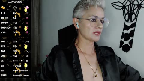 Snapshot of scarlett_paris chatting on January 19, 12:06 am Scarlett online show from January 19, 12:06 am