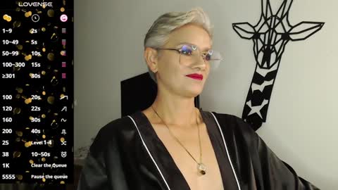 Snapshot of scarlett_paris chatting on February 3, 11:15 pm Scarlett online show from February 3, 11:15 pm