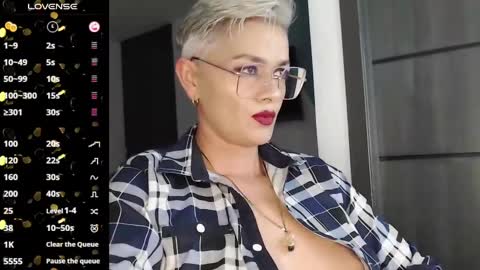 Snapshot of scarlett_paris chatting on February 21, 11:21 pm Scarlett online show from February 21, 11:21 pm