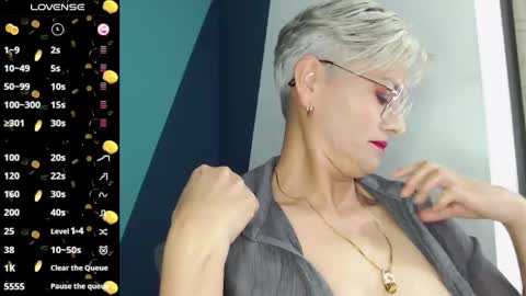 Snapshot of scarlett_paris chatting on February 25, 11:44 pm Scarlett online show from February 25, 11:44 pm